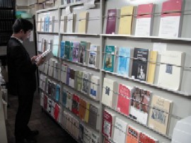 洋雑誌コーナー